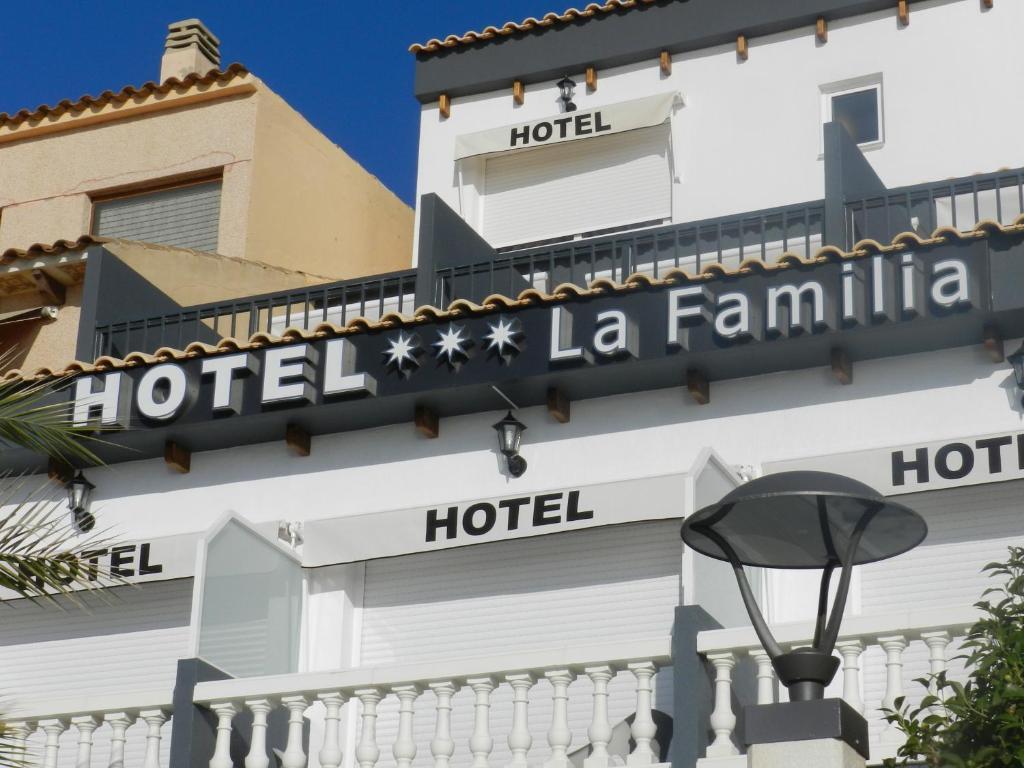 La Familia Hotel 3*